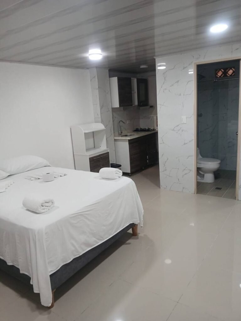 Renta de habitación amoblada de lujo en Cali 505, espacio elegante y completamente equipado para estadías exclusivas